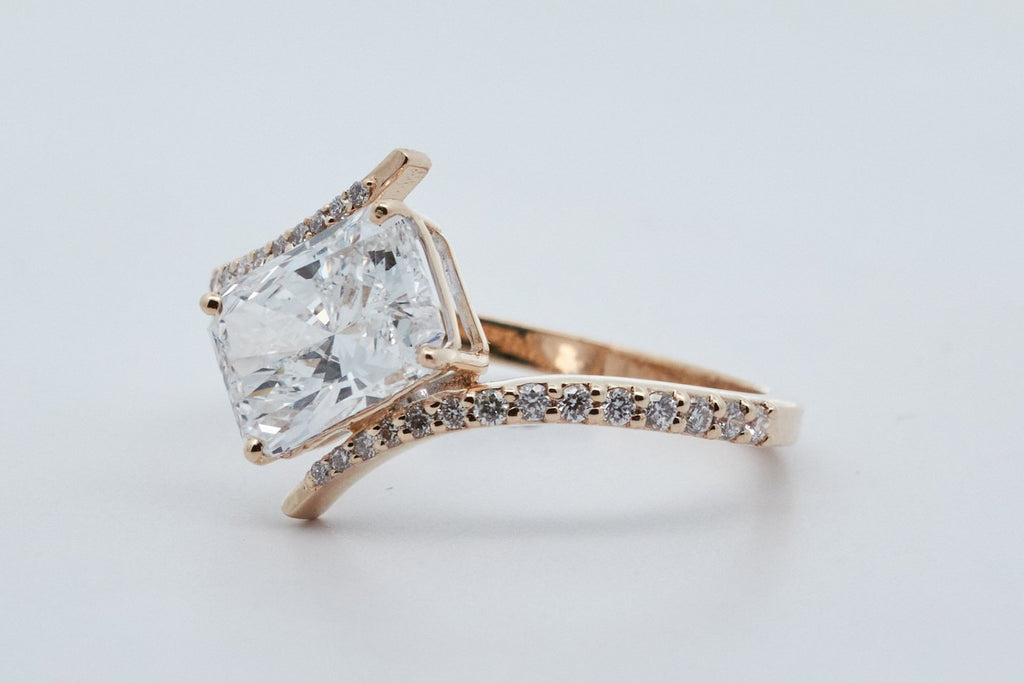 Išskirtinis Žiedas Emeraldo Formos 2.09 ct | Auksas