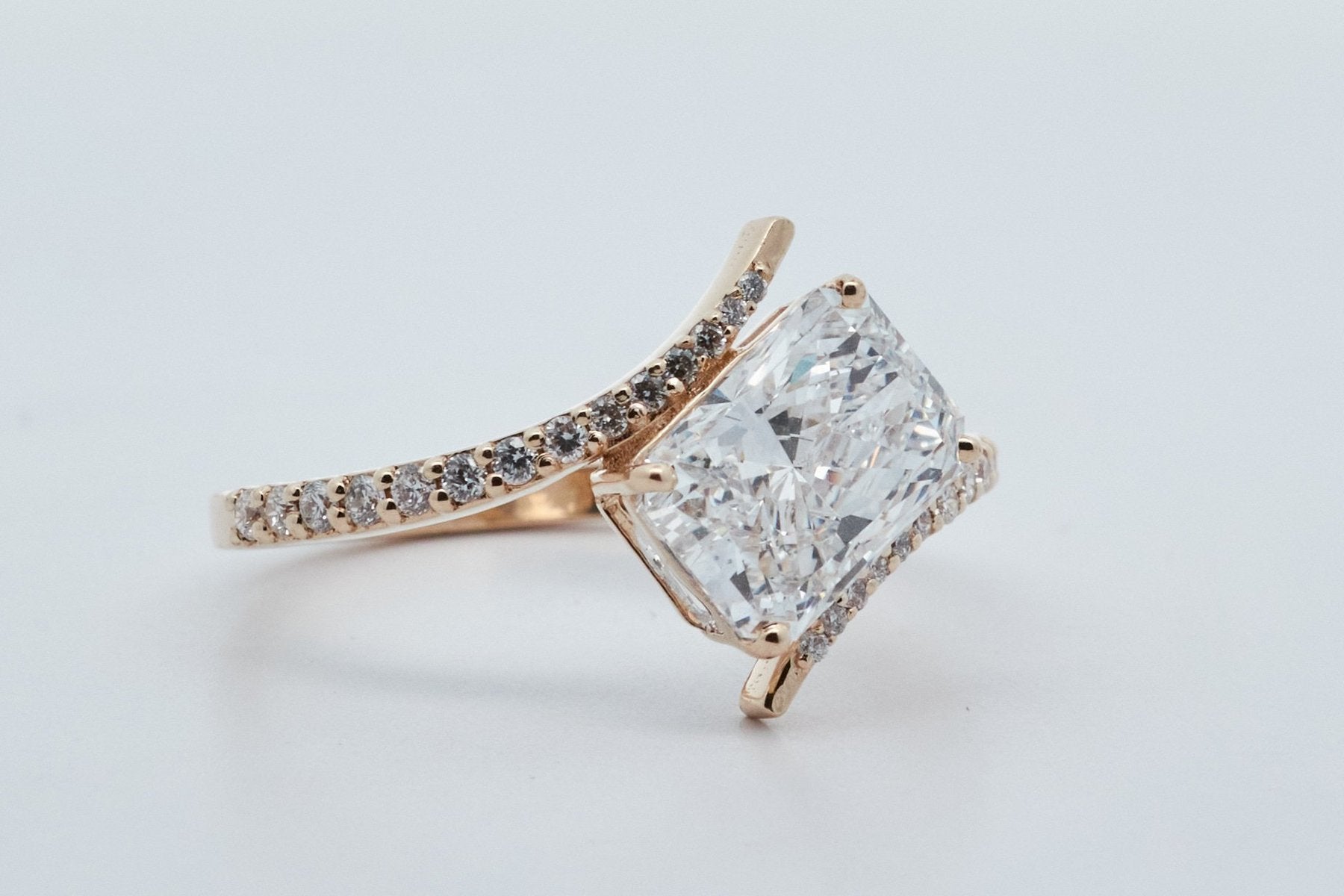 Išskirtinis Žiedas Emeraldo Formos 2.09 ct | Auksas