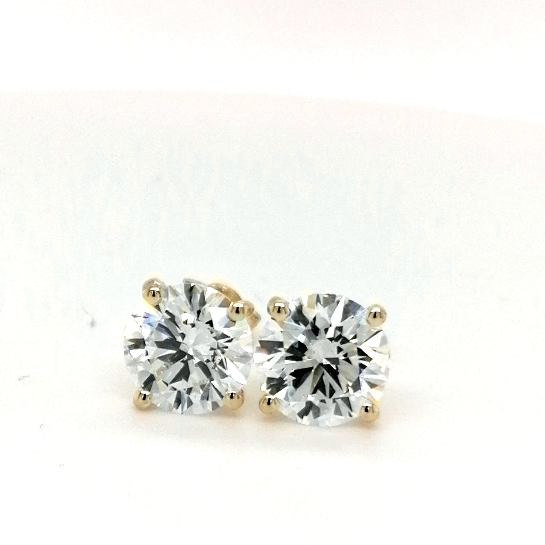 Prabangūs auskarai geltono aukso 2.00 ct apvalios formos | Laboratoriniai Deimantai
