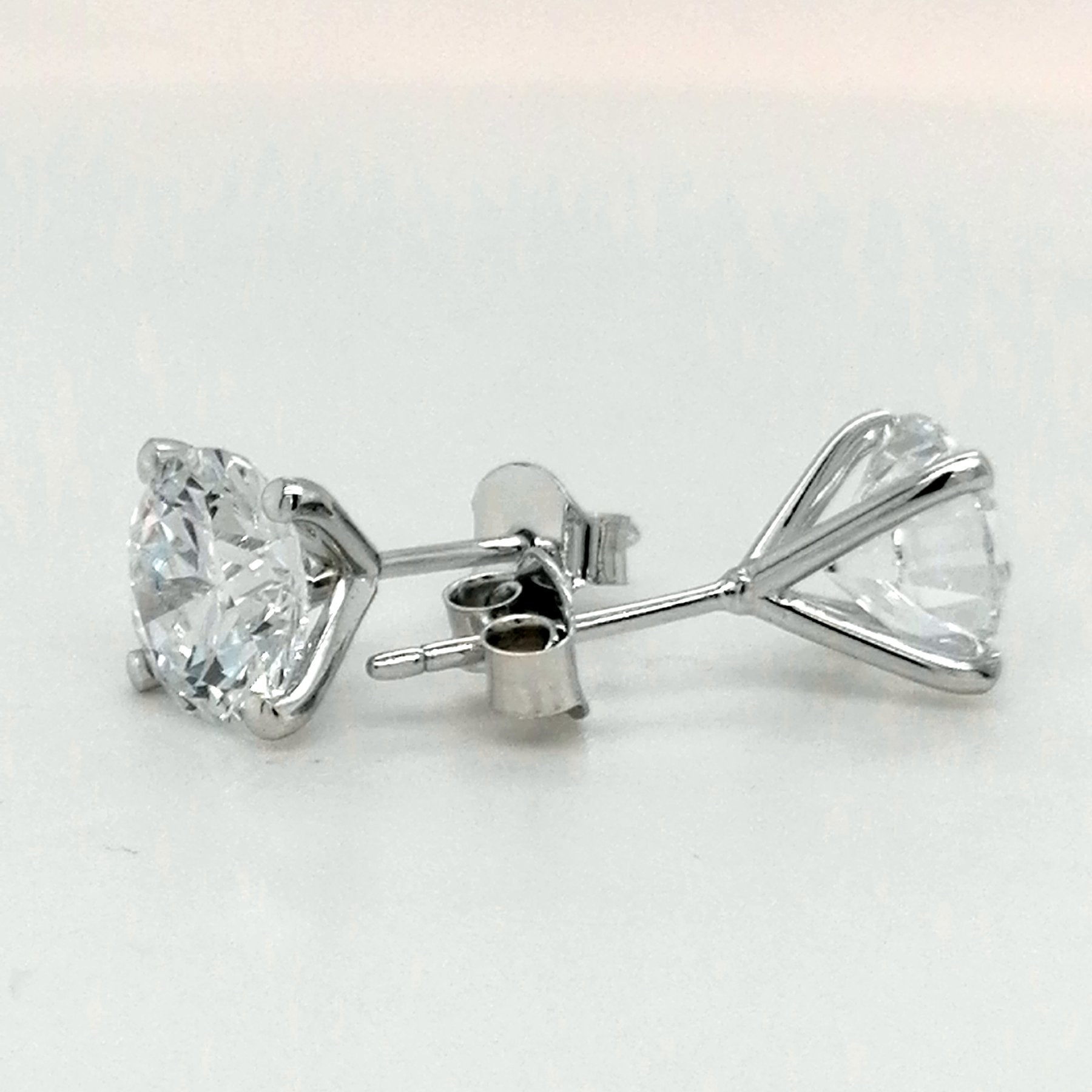 Klasikiniai Auksiniai Auskarai 2.20 ct | Auginti Deimantai