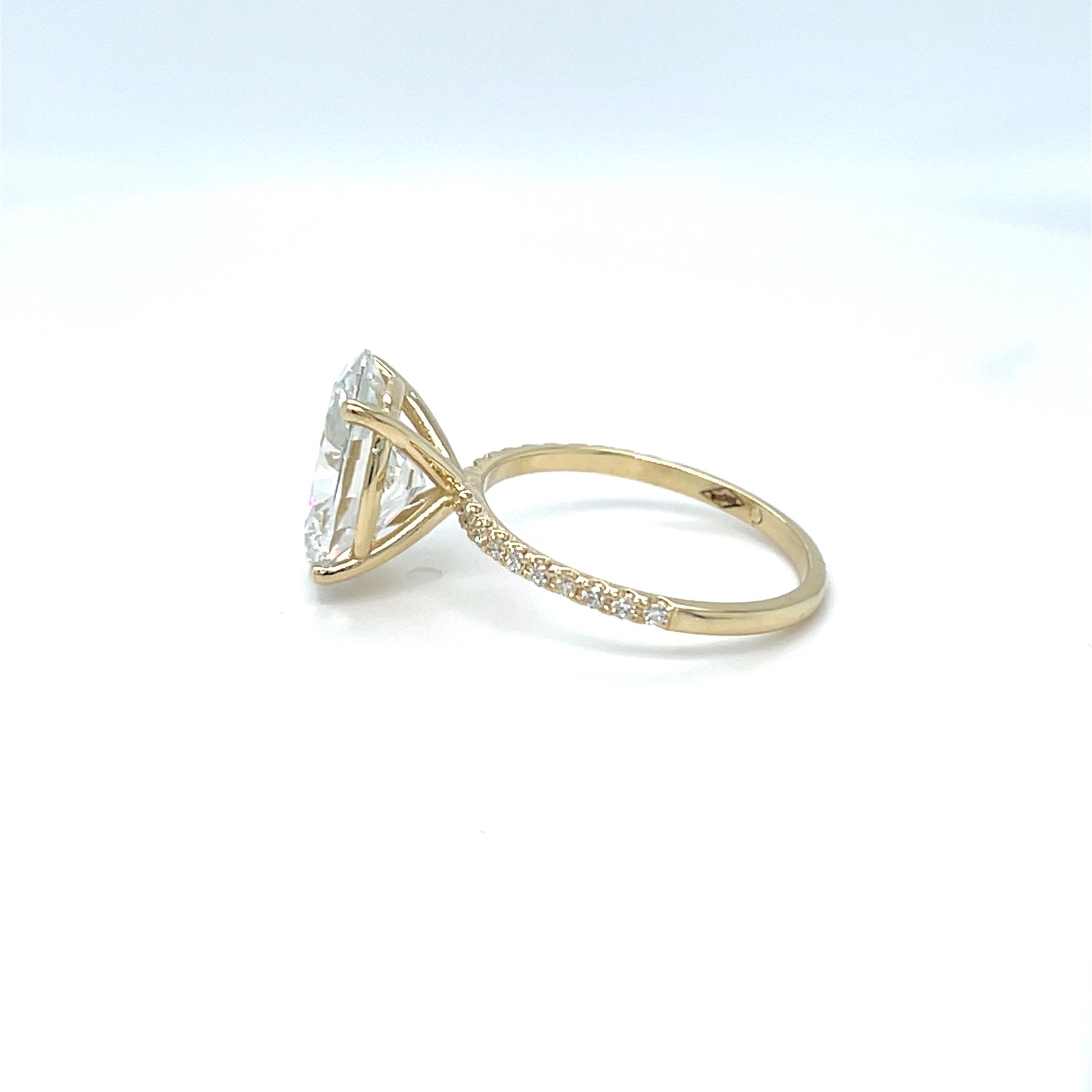 Išskirtinis Žiedas Ovalo Formos 4.26 ct | Laboratorinis Deimantas