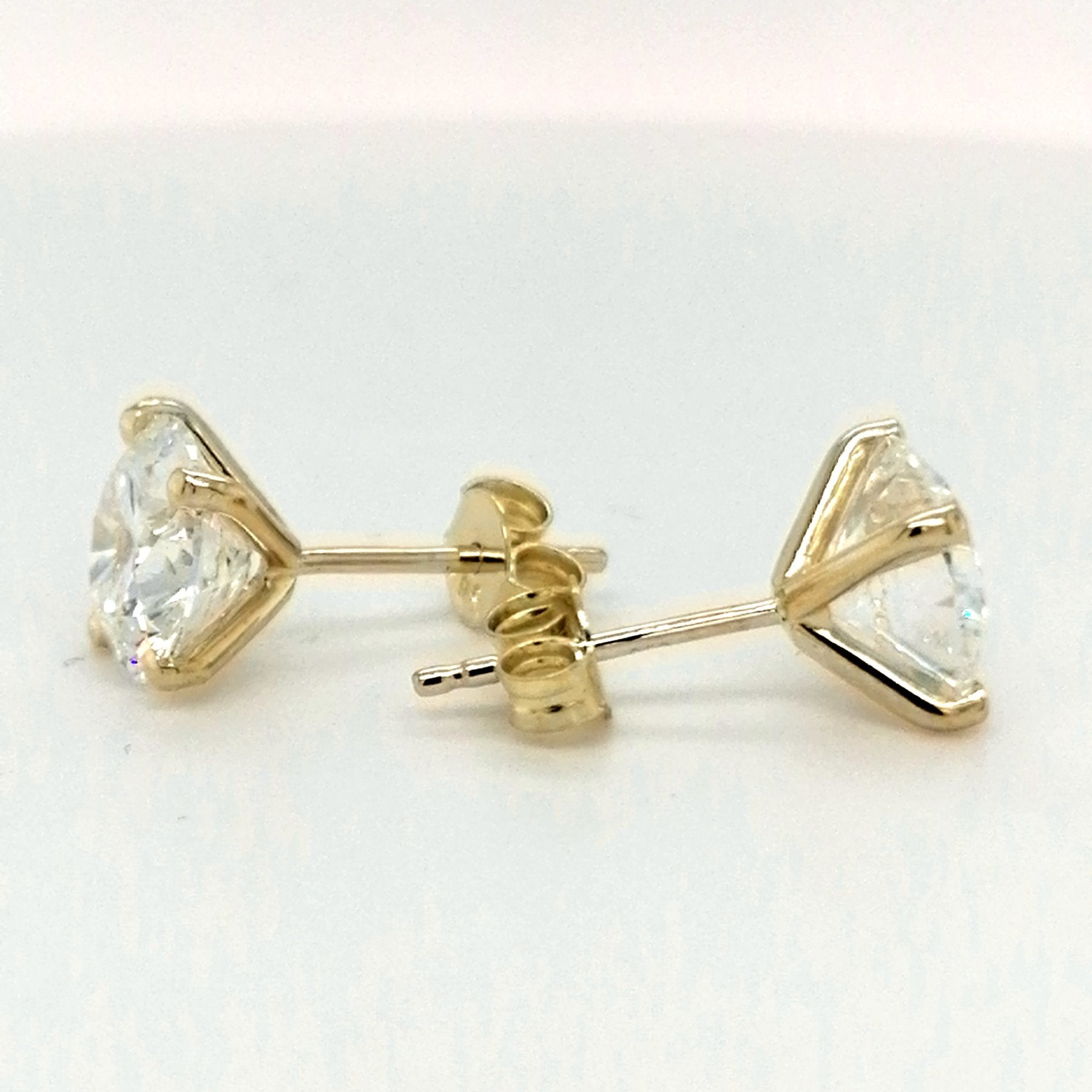 Prabangūs auskarai geltono aukso 2.00 ct apvalios formos | Laboratoriniai Deimantai