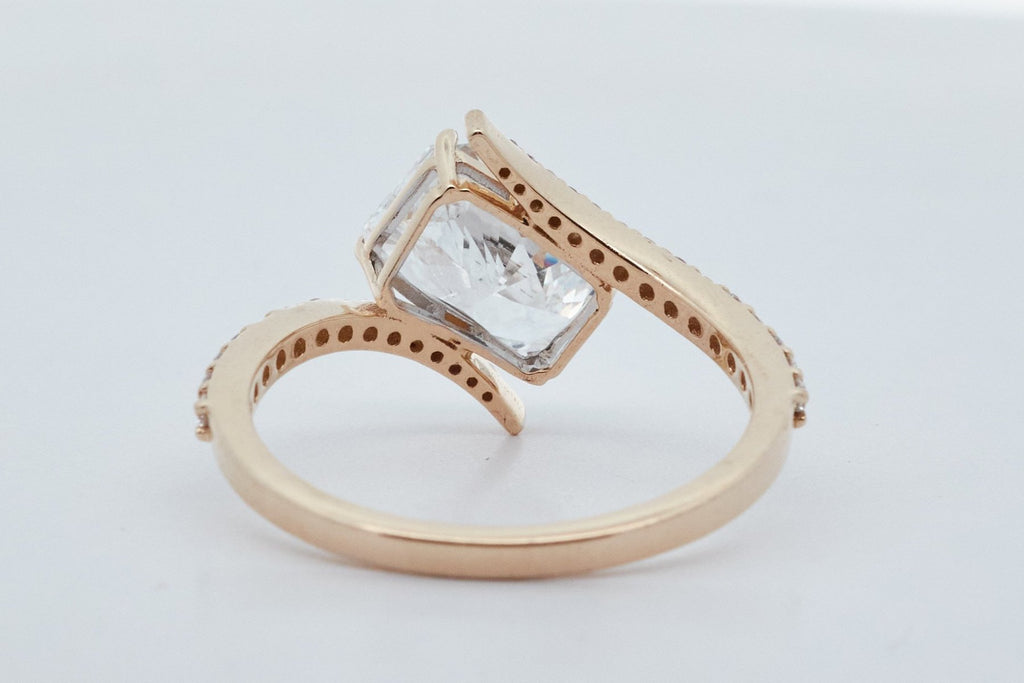 Išskirtinis Žiedas Emeraldo Formos 2.09 ct | Auksas