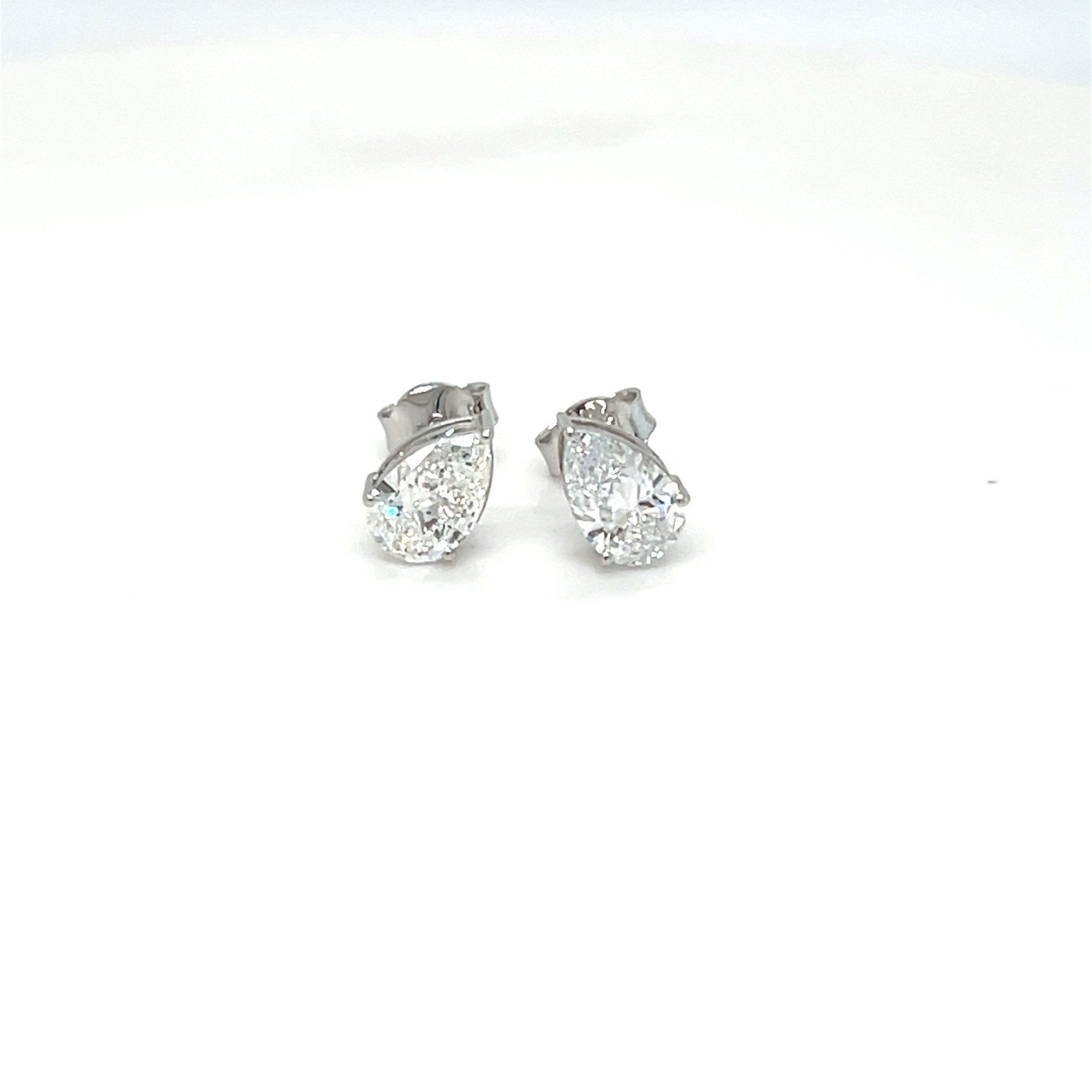 Elegantiški auskarai balto aukso 1.02 ct kriaušės formos | Laboratoriniai Deimantai