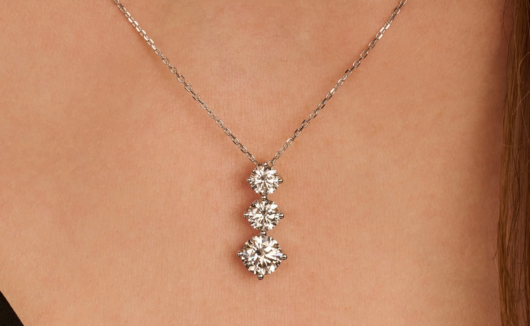 Prabangus Auksinis Pakabukas 3.19 ct | Auginti Deimantai