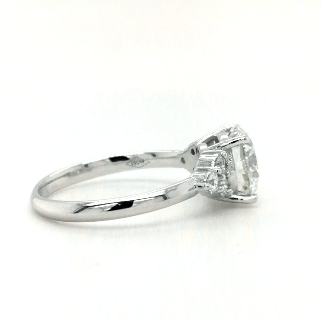 Elegantiškas Auksinis Žiedas 2.26 ct | Auginti Deimantai